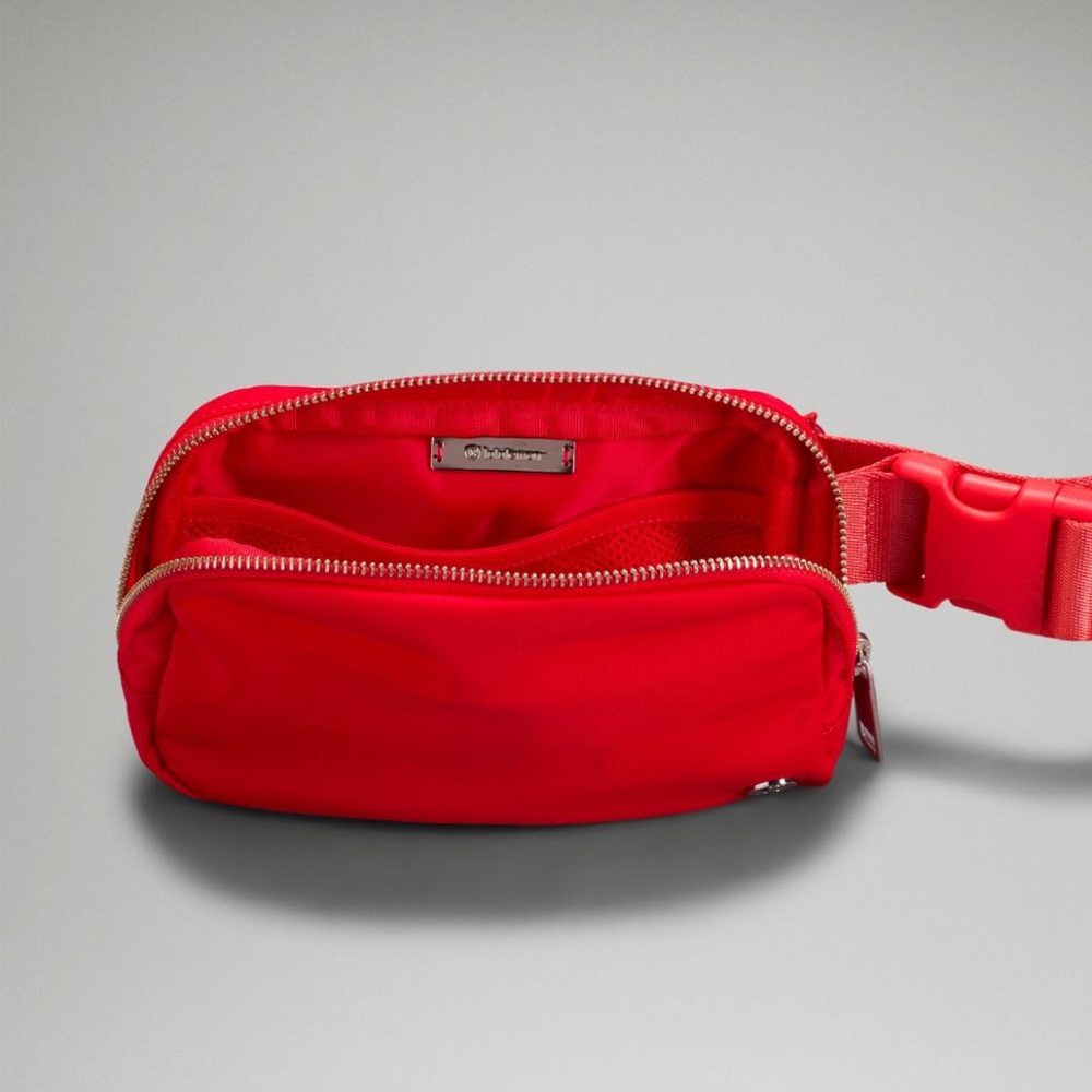 ‼️ NWT Lululemon Everywhere Belt Bag * Love Red New with Tags - Picture 5 of 9